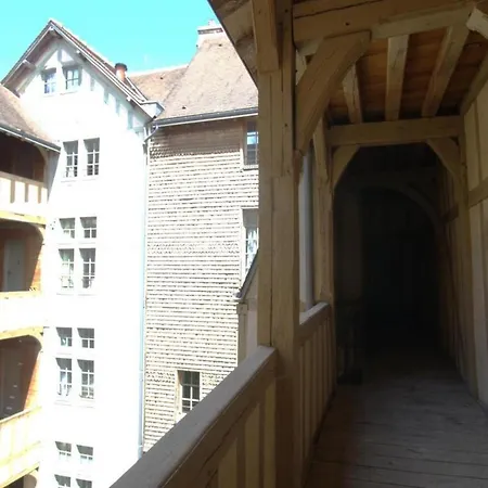 Le Sacre Apartment