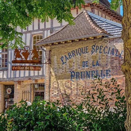 Le Sacre Apartment